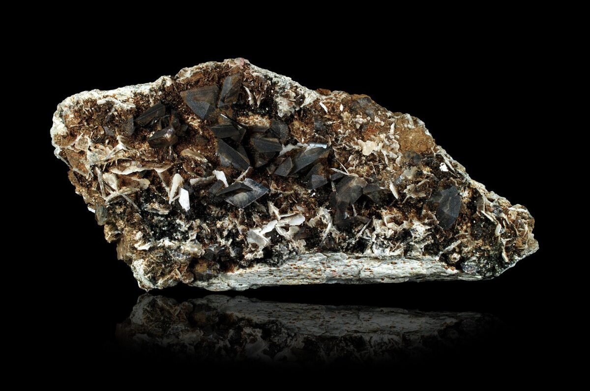 Titanite from Puiva Mine, Russia