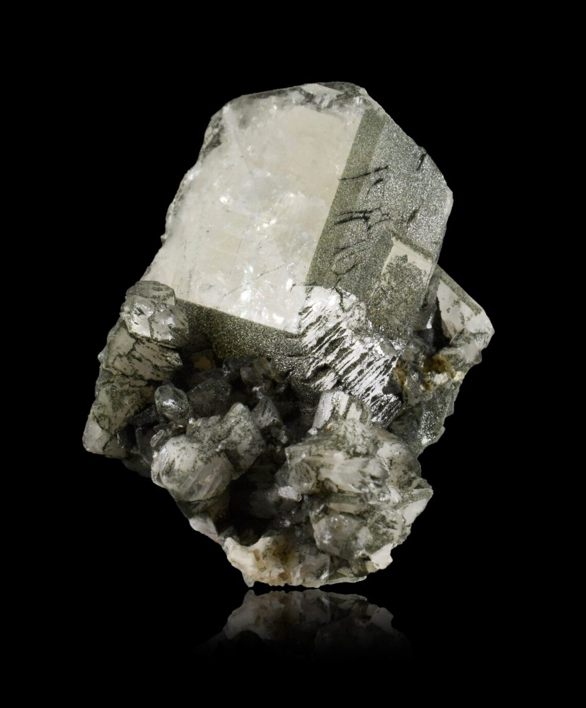 Adularia (Twin) – Fibbia, Switzerland – MinerAlps