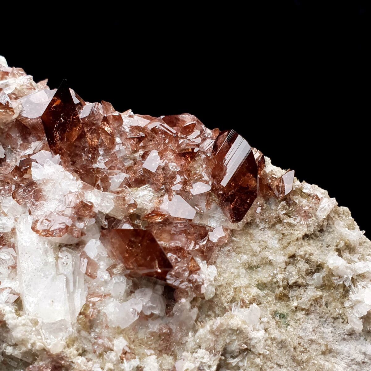 Axinite & Quartz - Armentier, France