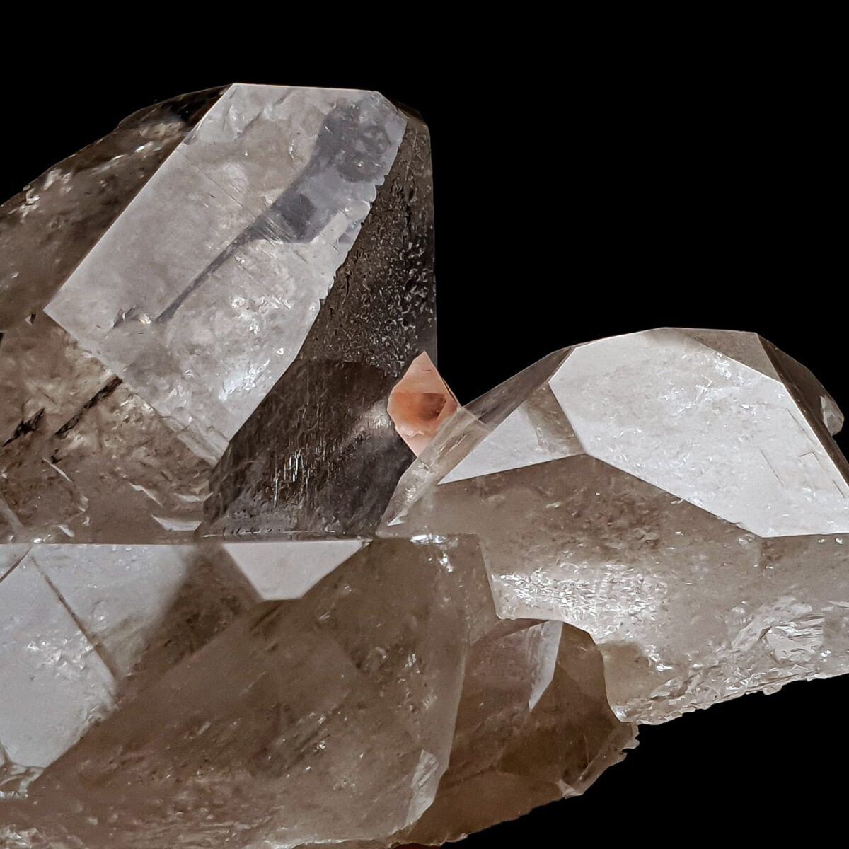 Pink fluorite & gwindel quartz - Mont-Blanc, France