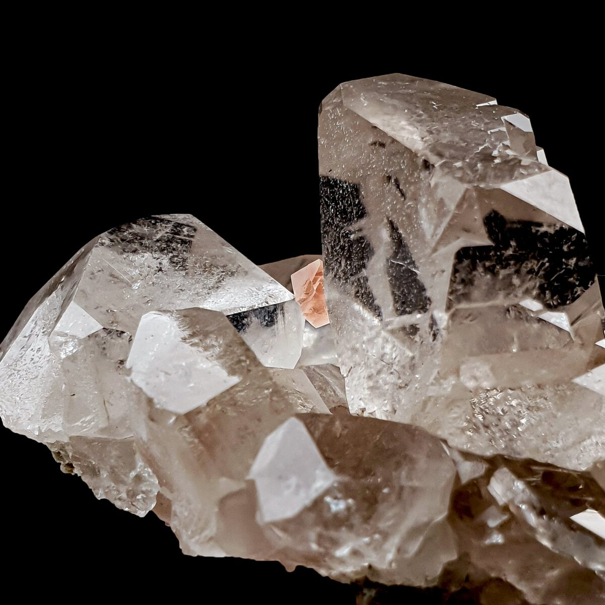Pink fluorite & gwindel quartz - Mont-Blanc, France
