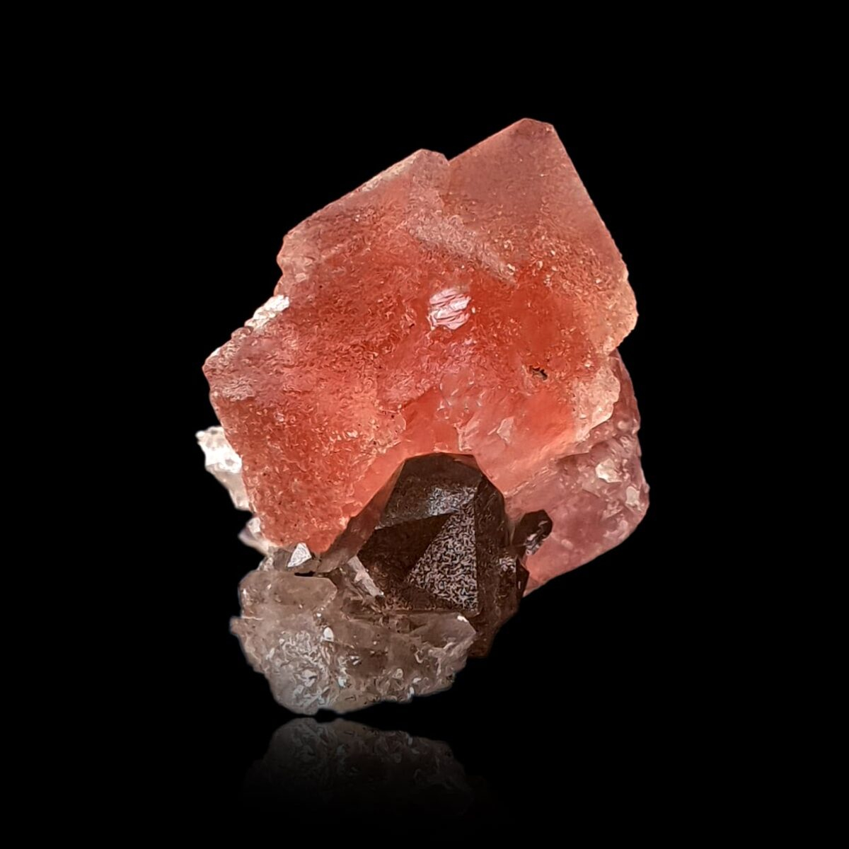 Pink fluorite octahedron - Mont-Blanc, France